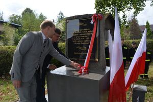 Odsłonięcie odnowionego pomnika poświęconego pamięci mieszkańców Górek Wielkich i Górek Małych.