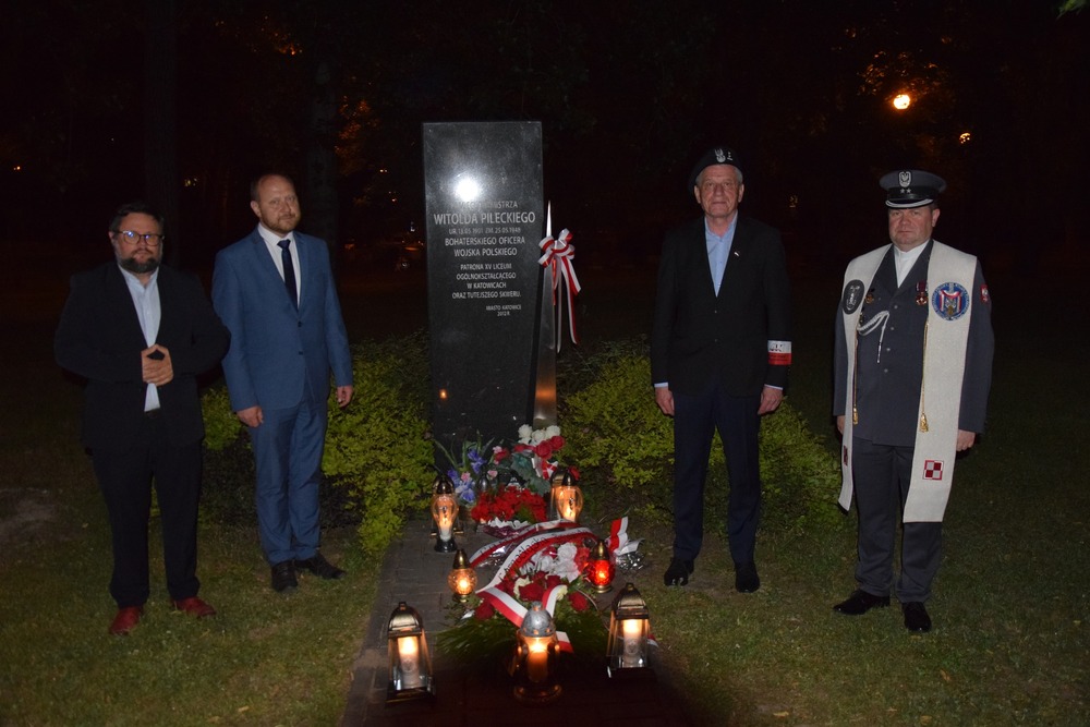 Znicze pamięci w 76. rocznicę śmierci rtm. Witolda Pileckiego – 25 maja 2024. Fot.: IPN