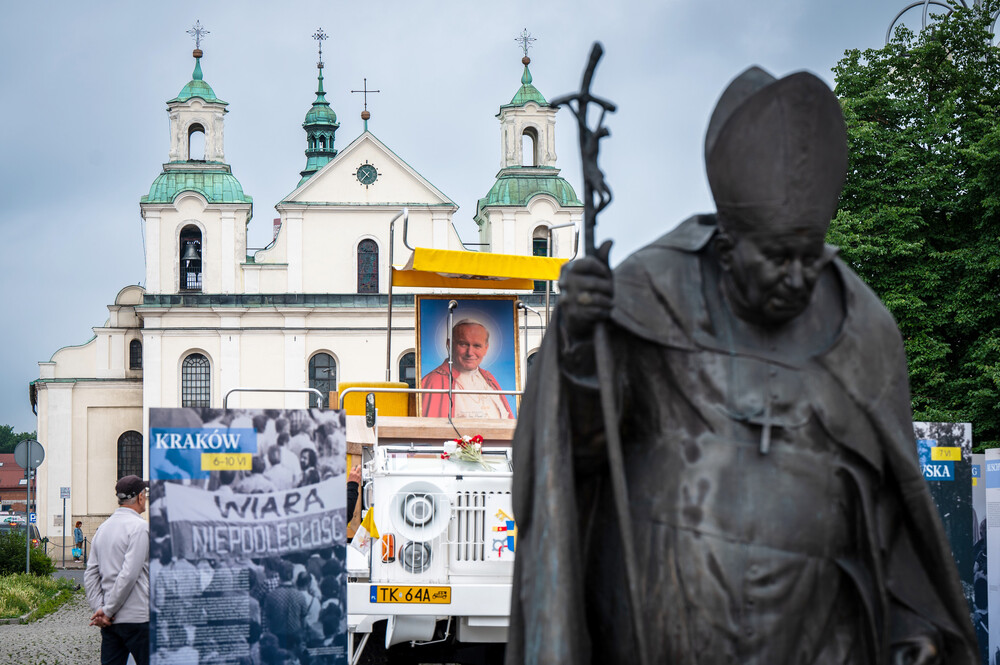 Instytut Pamięci Narodowej zaprezentował w Częstochowie wystawę „Gaude Mater Polonia. Jan Paweł II w Ojczyźnie. 2–10 czerwca 1979” - Częstochowa, 4, 5 czerwca 2024. Fot.: IPN K. Łojko