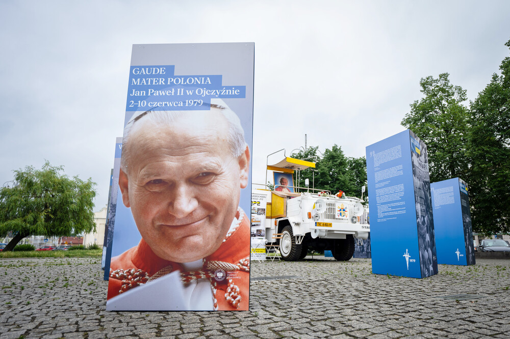 Instytut Pamięci Narodowej zaprezentował w Częstochowie wystawę „Gaude Mater Polonia. Jan Paweł II w Ojczyźnie. 2–10 czerwca 1979” - Częstochowa, 4, 5 czerwca 2024. Fot.: IPN K. Łojko