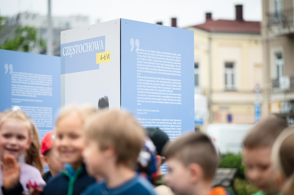 Instytut Pamięci Narodowej zaprezentował w Częstochowie wystawę „Gaude Mater Polonia. Jan Paweł II w Ojczyźnie. 2–10 czerwca 1979” - Częstochowa, 4, 5 czerwca 2024. Fot.: IPN K. Łojko