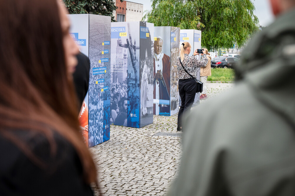 Instytut Pamięci Narodowej zaprezentował w Częstochowie wystawę „Gaude Mater Polonia. Jan Paweł II w Ojczyźnie. 2–10 czerwca 1979” - Częstochowa, 4, 5 czerwca 2024. Fot.: IPN K. Łojko