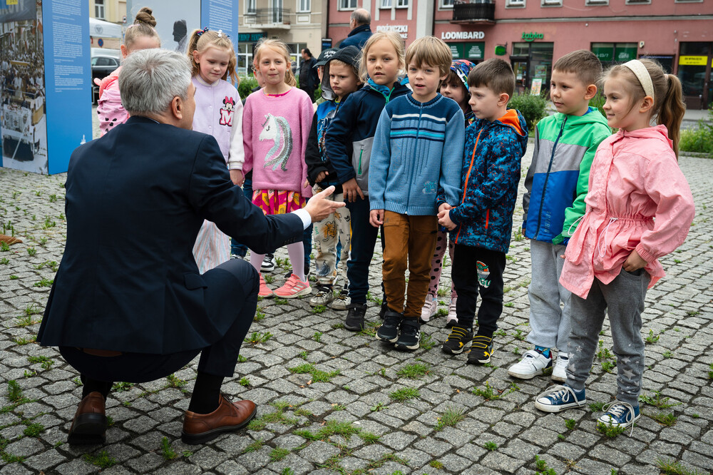 Instytut Pamięci Narodowej zaprezentował w Częstochowie wystawę „Gaude Mater Polonia. Jan Paweł II w Ojczyźnie. 2–10 czerwca 1979” - Częstochowa, 4, 5 czerwca 2024. Fot.: IPN K. Łojko
