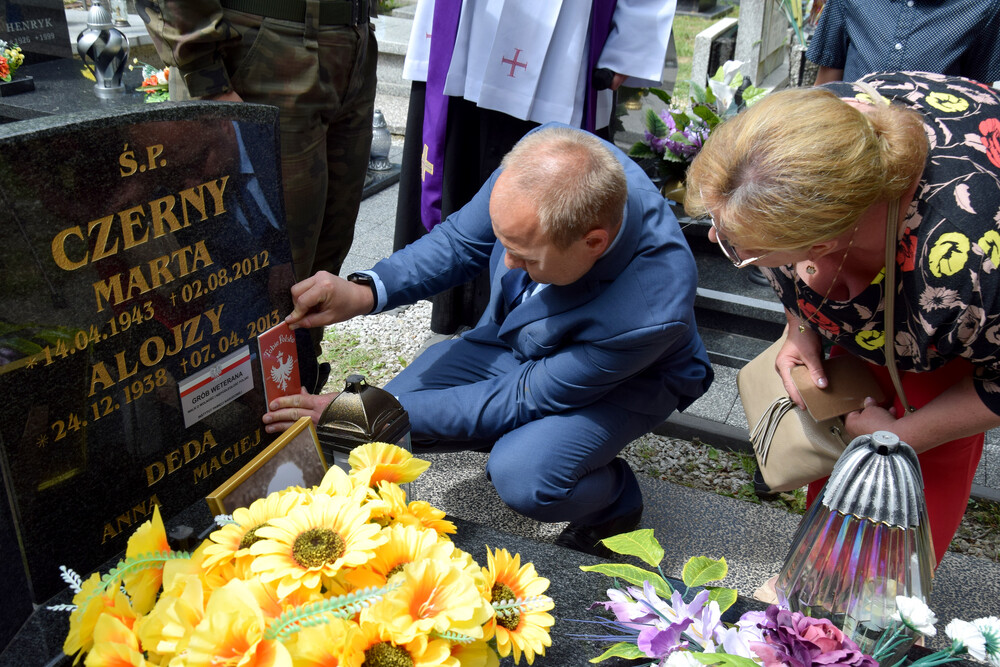 Uroczystość oznaczenia grobu powstańca śląskiego śp. Macieja Dedy znakiem pamięci „Tobie Polsko”. - Tychy, 7 czerwca 2024. Fot.: D. Mikoda IPN