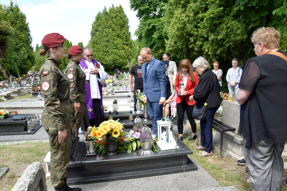 Uroczystość oznaczenia grobu powstańca śląskiego śp. Macieja Dedy znakiem pamięci „Tobie Polsko”. - Tychy, 7 czerwca 2024. Fot.: D. Mikoda IPN