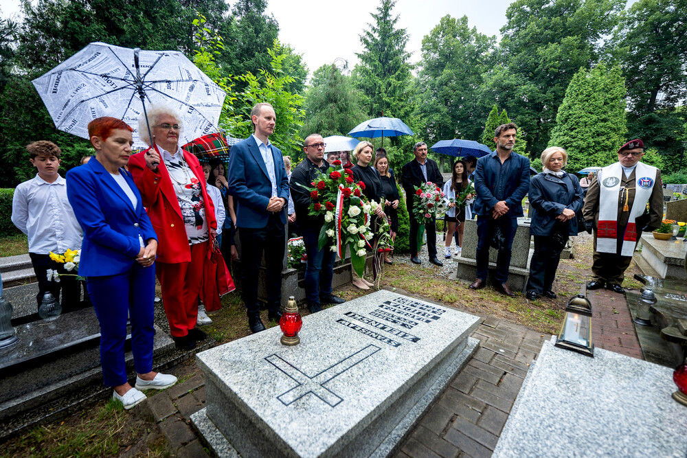 Uroczystość oznaczenia grobu powstańca śląskiego śp. ppor. Ignacego Budnego znakiem pamięci „Tobie Polsko” - Gliwice, 10 czerwca 2024. Fot.: IPN K. Łojko