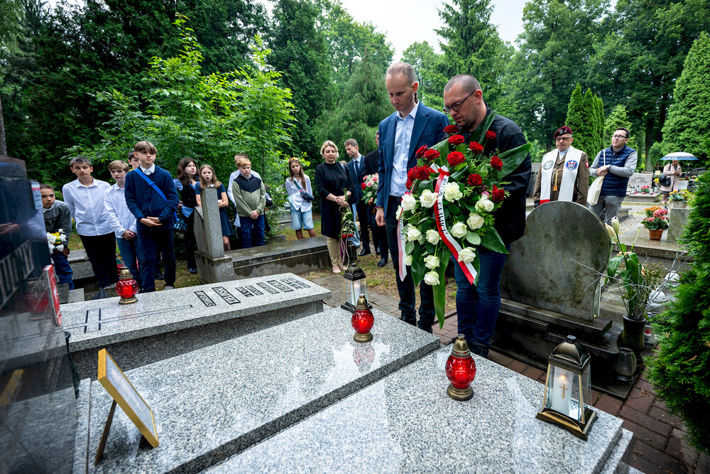 Uroczystość oznaczenia grobu powstańca śląskiego śp. ppor. Ignacego Budnego znakiem pamięci „Tobie Polsko” - Gliwice, 10 czerwca 2024. Fot.: IPN K. Łojko