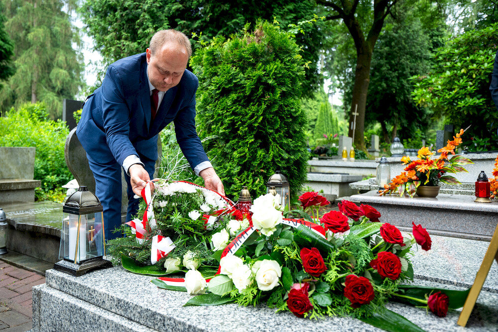 Uroczystość oznaczenia grobu powstańca śląskiego śp. ppor. Ignacego Budnego znakiem pamięci „Tobie Polsko” - Gliwice, 10 czerwca 2024. Fot.: IPN K. Łojko