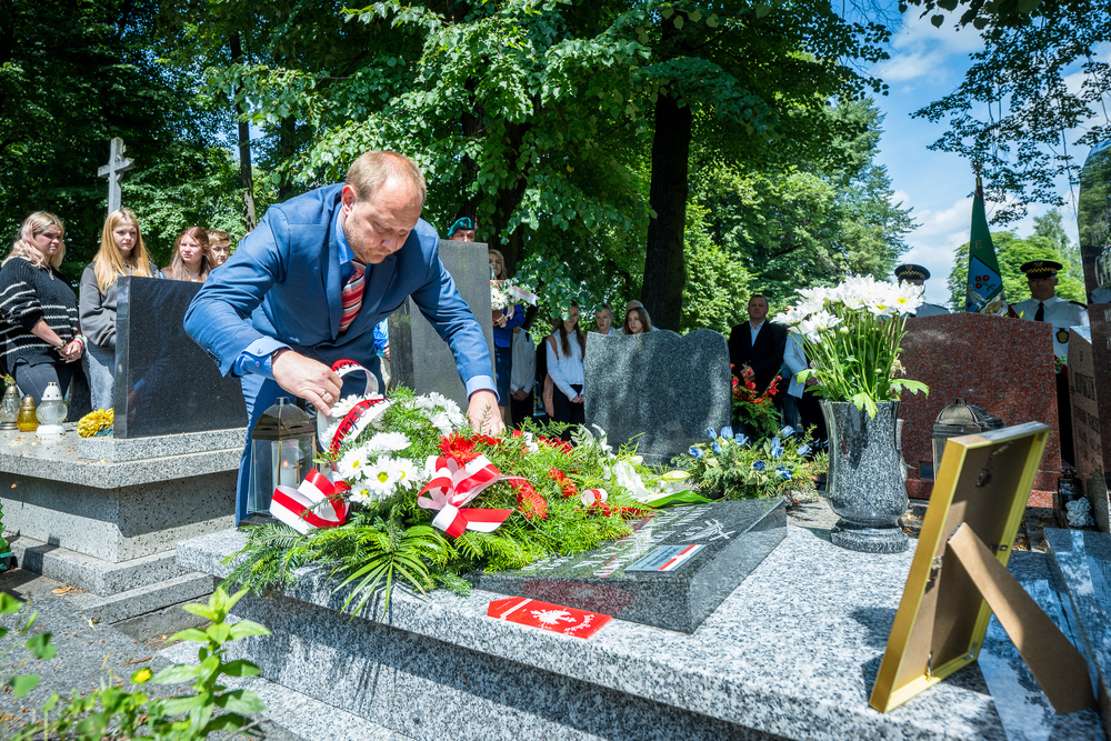 Uroczystość oznaczenia grobu powstańca śląskiego śp. Ferdynanda Bednarczyka znakiem pamięci „Tobie Polsko” – Siemianowice Śląskie, 14 czerwca 2024. Fot.: IPN K. Łojko