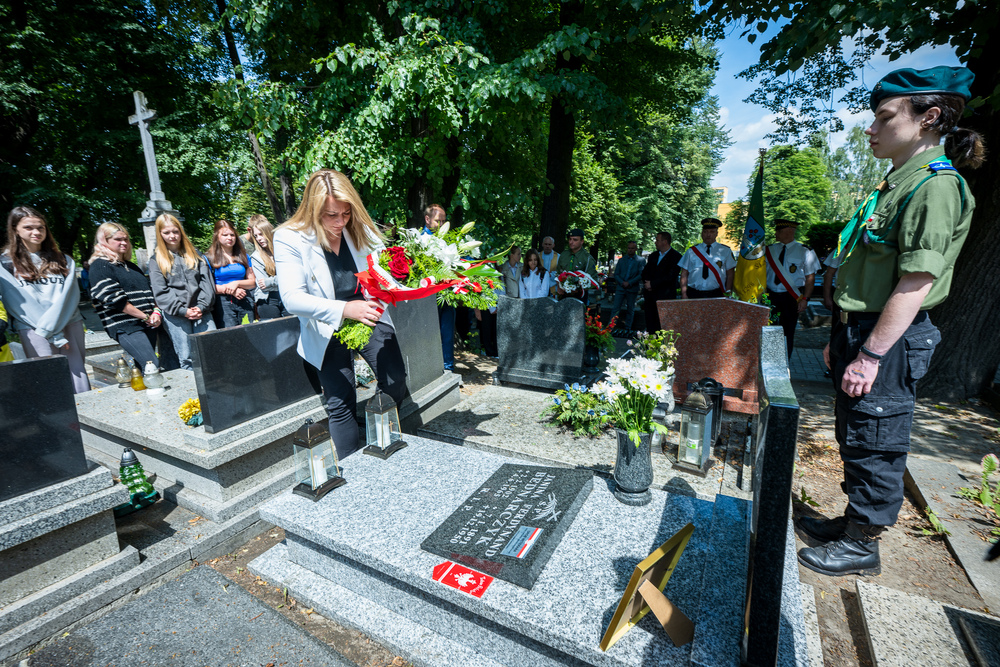 Uroczystość oznaczenia grobu powstańca śląskiego śp. Ferdynanda Bednarczyka znakiem pamięci „Tobie Polsko” – Siemianowice Śląskie, 14 czerwca 2024. Fot.: IPN K. Łojko