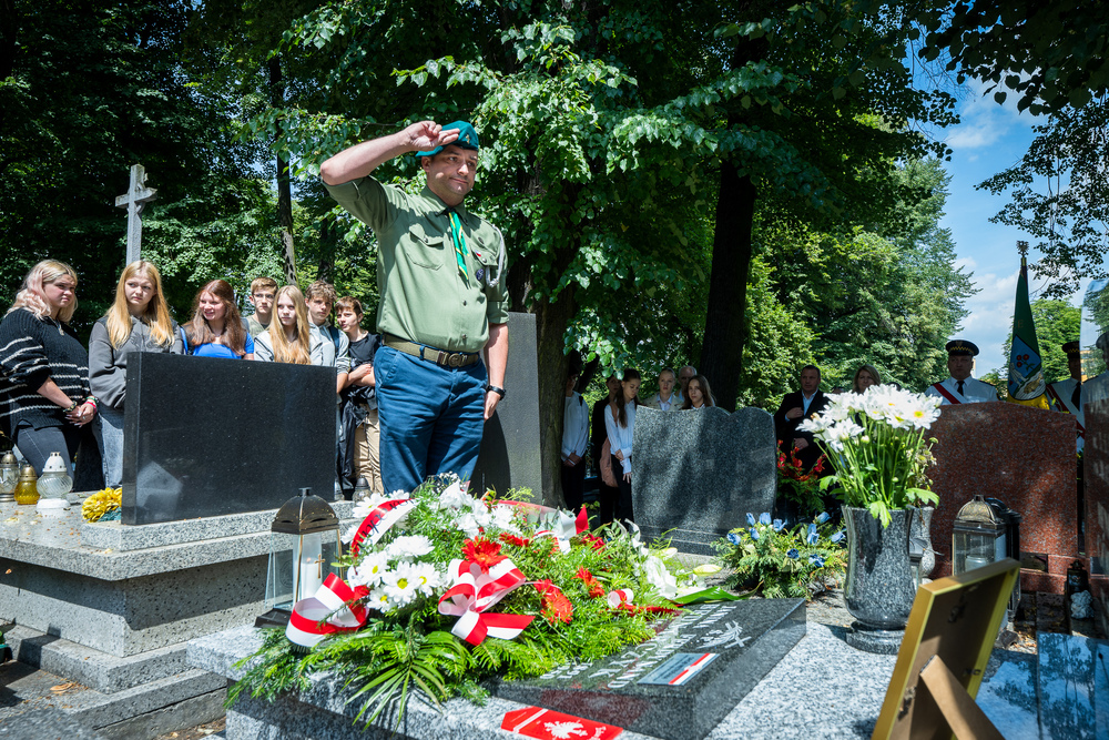 Uroczystość oznaczenia grobu powstańca śląskiego śp. Ferdynanda Bednarczyka znakiem pamięci „Tobie Polsko” – Siemianowice Śląskie, 14 czerwca 2024. Fot.: IPN K. Łojko