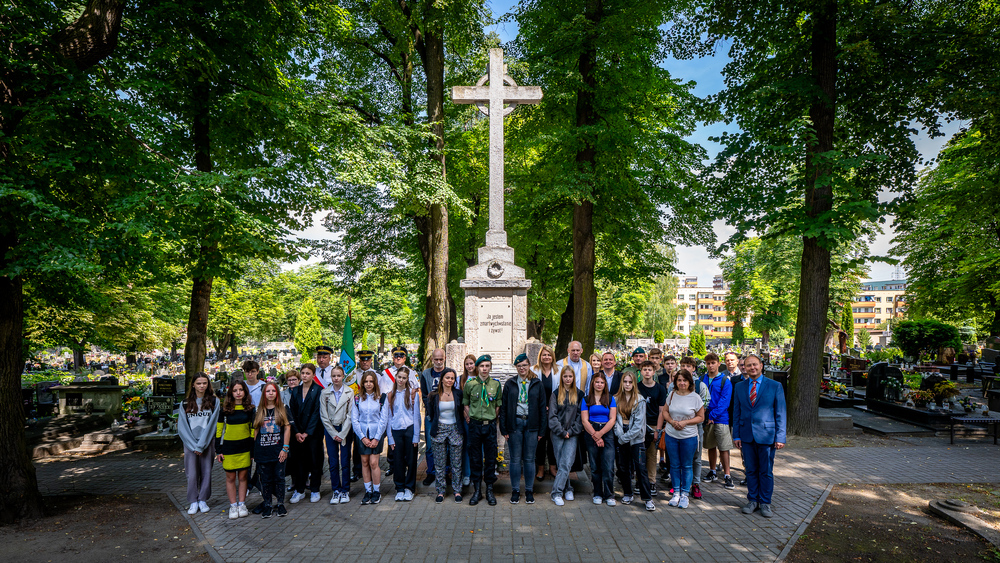 Uroczystość oznaczenia grobu powstańca śląskiego śp. Ferdynanda Bednarczyka znakiem pamięci „Tobie Polsko” – Siemianowice Śląskie, 14 czerwca 2024. Fot.: IPN K. Łojko