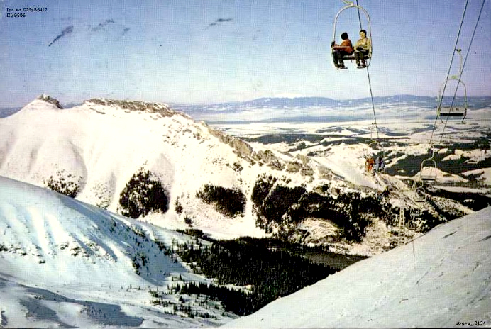 9 – widok z wyciągu krzesełkowego z Hali Goryczkowej, 1986 r. (fot. Z. Raplewski, wyd. Krajowa Agencja Wydawnicza; IPN Ka 029/864, t. 2)