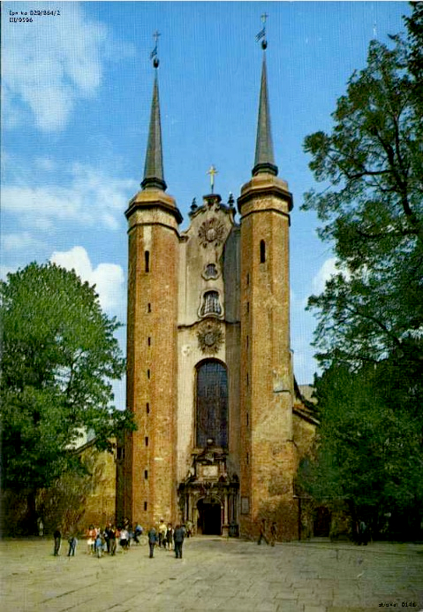 11 – katedra w Gdańsku-Oliwie, 1986 r. (fot. M. Raczkowski, wyd. Biuro Wydawniczo-Propagandowe; IPN Ka 029/864, t. 2)