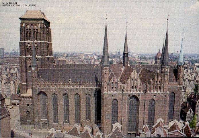 16 – bazylika Wniebowzięcia NMP w Gdańsku, 1985 r. (fot. L. Surowiec – KAW, wyd. Krajowa Agencja Wydawnicza; IPN Ka 029/865)