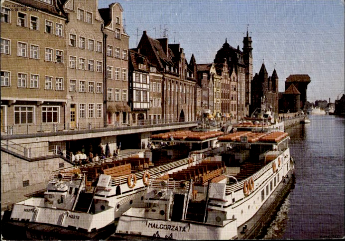 18 – Gdańsk, Długie Pobrzeże, 1985 r. (fot. L. Surowiec – KAW, wyd. Krajowa Agencja Wydawnicza; IPN Ka 029/865)
