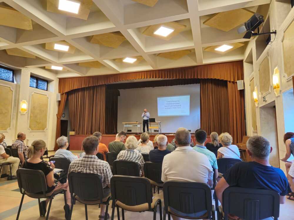 Wykład popularno-naukowy Ryszarda Mozgola pt. „Uwarunkowania międzynarodowe sprawy górnośląskiej w latach 1918-1922” – Mielec, 15 lipca 2024. Fot.: IPN