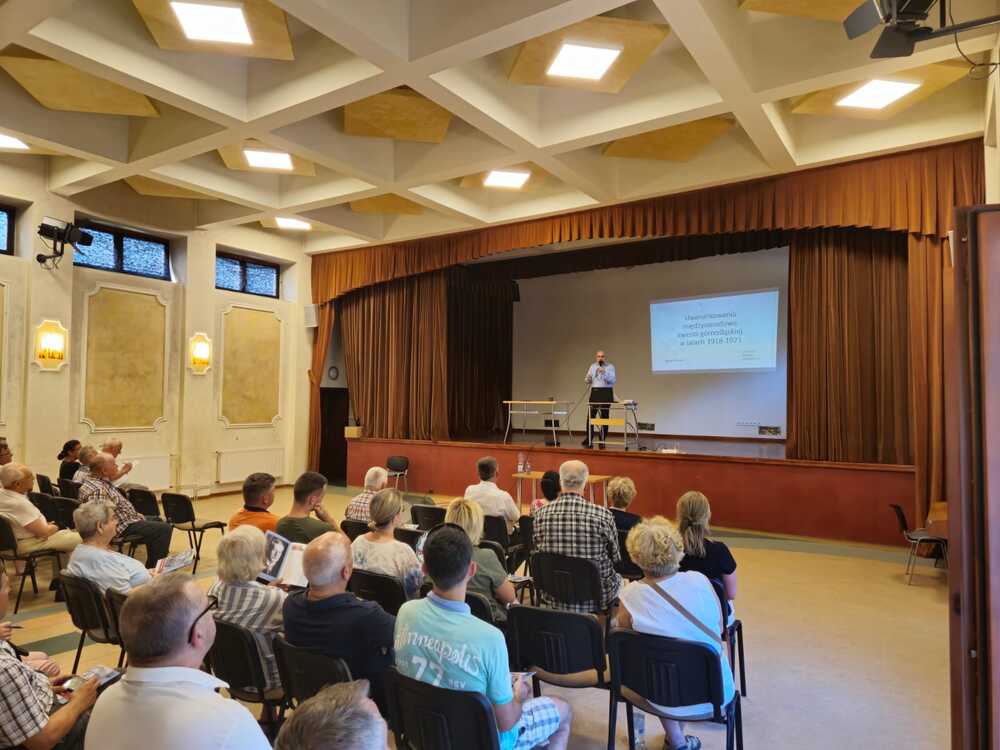 Wykład popularno-naukowy Ryszarda Mozgola pt. „Uwarunkowania międzynarodowe sprawy górnośląskiej w latach 1918-1922” – Mielec, 15 lipca 2024. Fot.: IPN