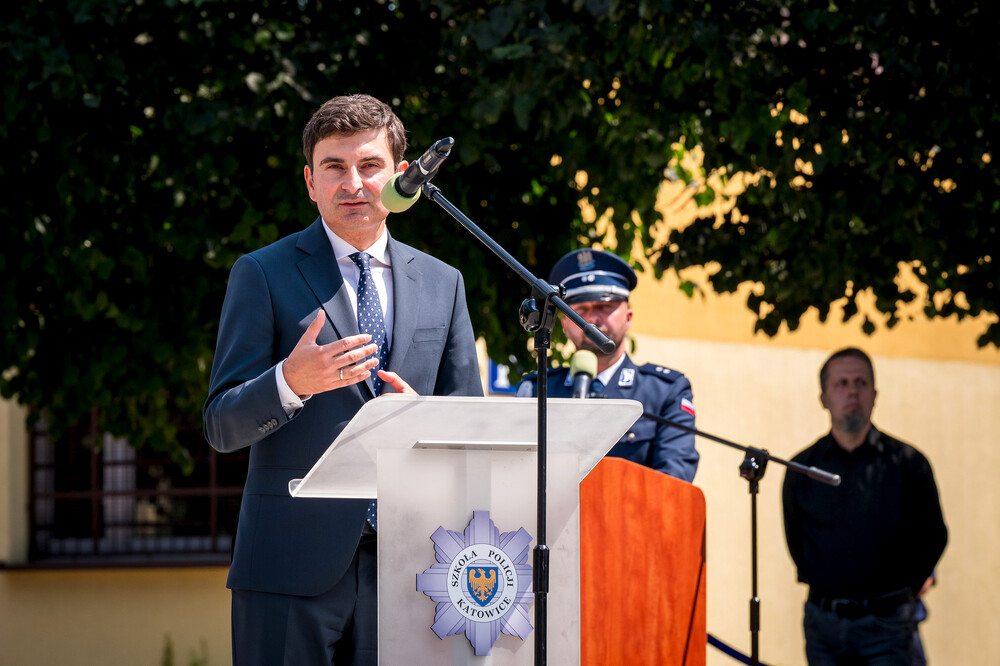 Uroczysty apel z okazji Święta Policji oraz 25-lecia utworzenia Szkoły Policji w Katowicach – Katowice, 26 lipca 2024. Fot.: IPN K. Łojko