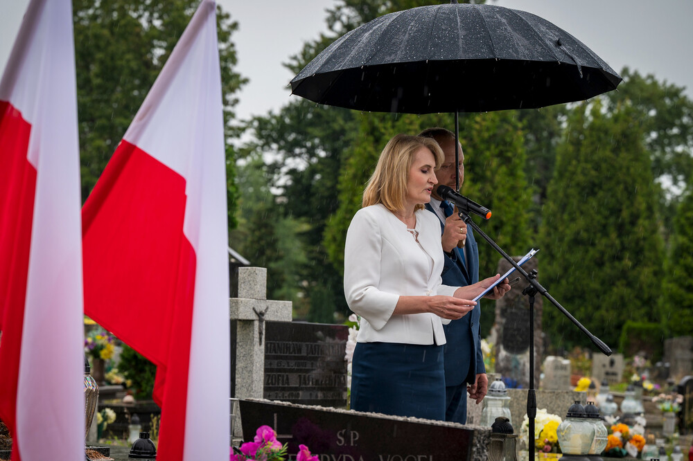 Uroczystość oznaczenia grobu śp. Janusza Nikodemskiego znakiem pamięci „Grób weterana walk o wolności niepodległość Polski” – w 80. rocznicę wybuchu Powstania Warszawskiego – Katowice, 1 sierpnia 2024. Fot.: IPN K. Łojko