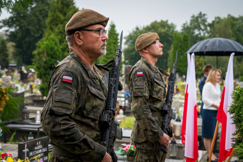 Uroczystość oznaczenia grobu śp. Janusza Nikodemskiego znakiem pamięci „Grób weterana walk o wolności niepodległość Polski” – w 80. rocznicę wybuchu Powstania Warszawskiego – Katowice, 1 sierpnia 2024. Fot.: IPN K. Łojko