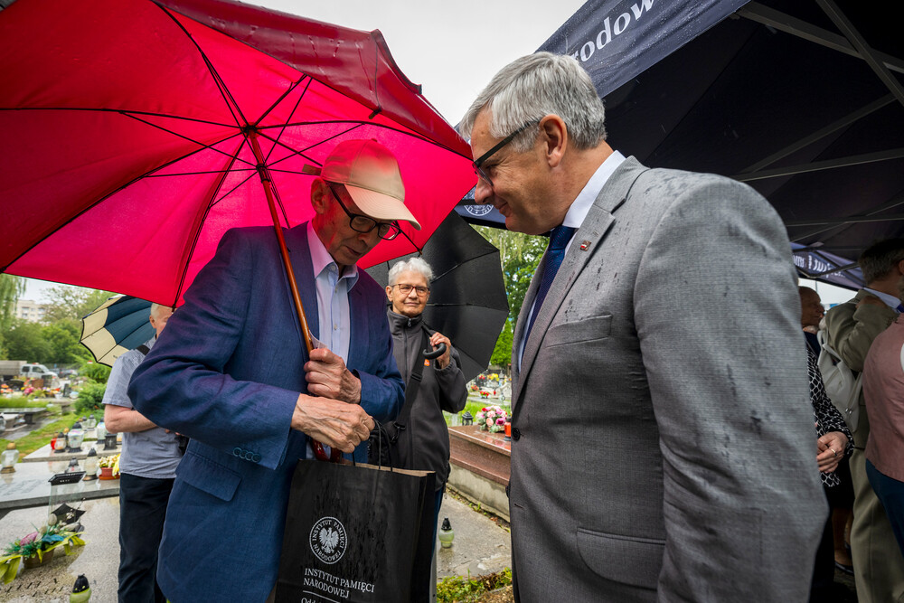 Uroczystość oznaczenia grobu śp. Janusza Nikodemskiego znakiem pamięci „Grób weterana walk o wolności niepodległość Polski” – w 80. rocznicę wybuchu Powstania Warszawskiego – Katowice, 1 sierpnia 2024. Fot.: IPN K. Łojko