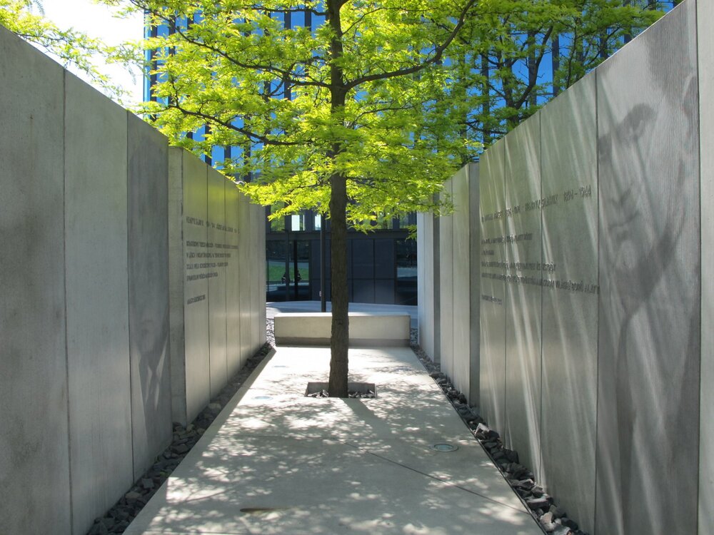 Pomnik  Henryka Sławika oraz jego węgierskiego współpracownika Józsefa Antalla w Katowicach. Fot. Tomasz Kurpierz/IPN