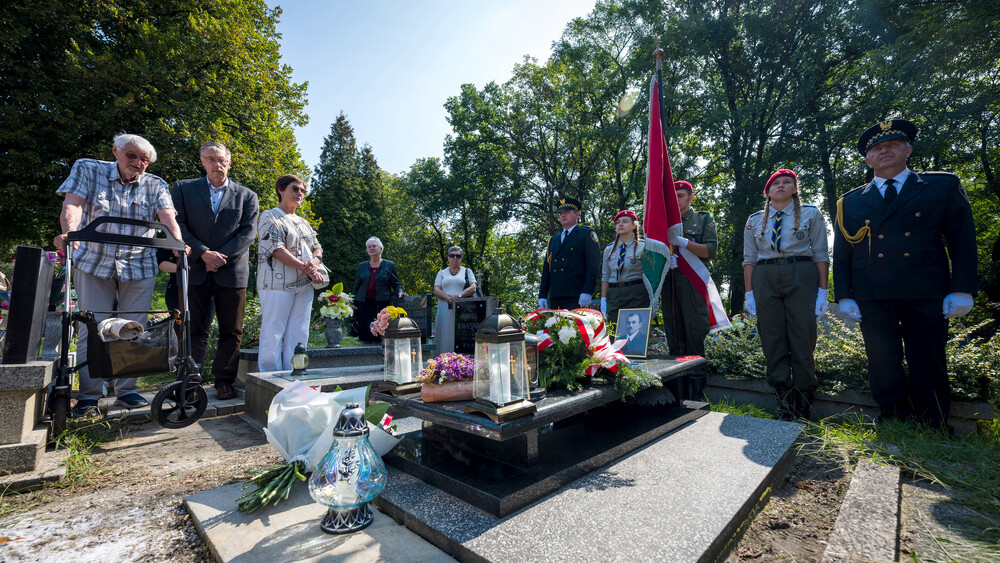 Oznaczenie grobu powstańca śląskiego dr. Stanisława Skiby znakiem pamięci „Tobie Polsko” – Ruda Śląska, 27 sierpnia 2024. Fot.: IPN K. Łojko