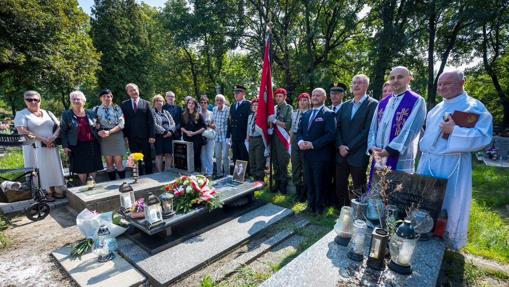 Oznaczenie grobu powstańca śląskiego dr. Stanisława Skiby znakiem pamięci „Tobie Polsko” – Ruda Śląska, 27 sierpnia 2024. Fot.: IPN K. Łojko