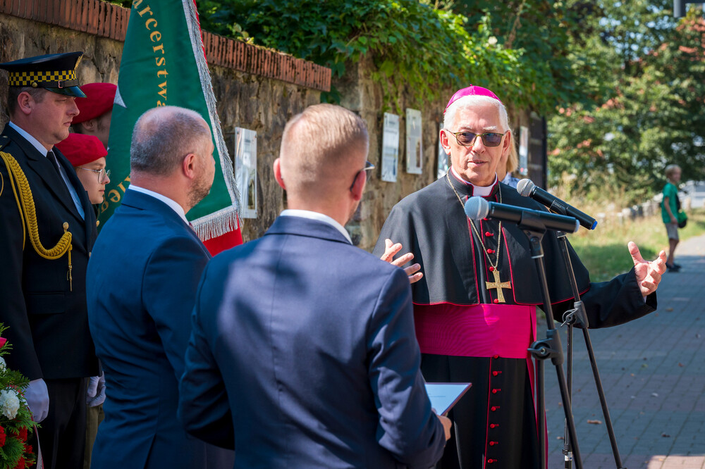 Odsłonięcie tablicy upamiętniającej Pawła Kubinę – Ruda Śląska, 28 sierpnia 2024. Fot.: IPN K. Łojko