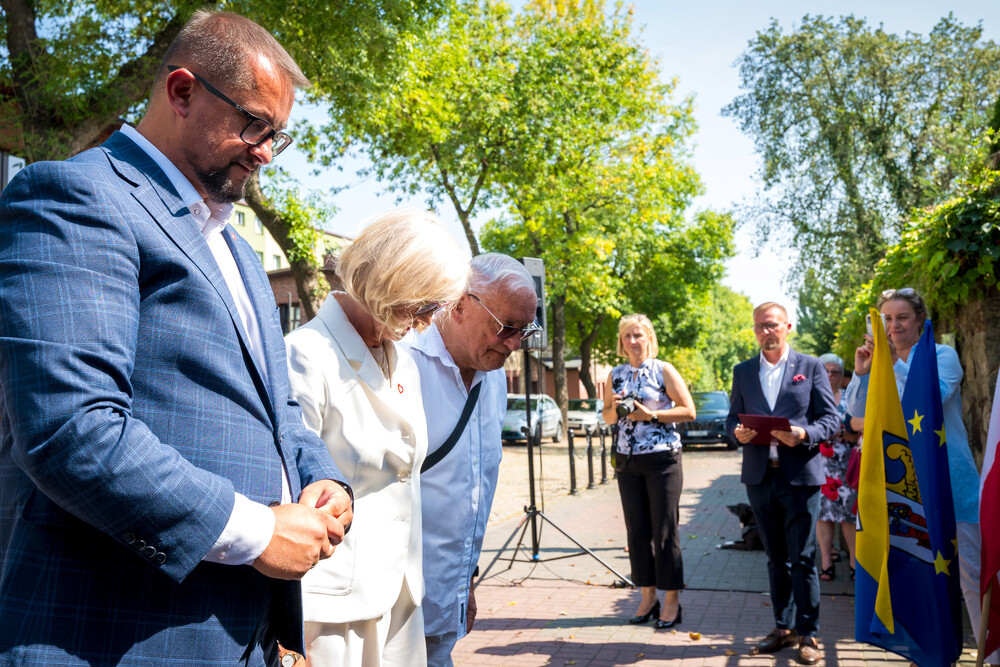 Odsłonięcie tablicy upamiętniającej Pawła Kubinę – Ruda Śląska, 28 sierpnia 2024. Fot.: IPN K. Łojko