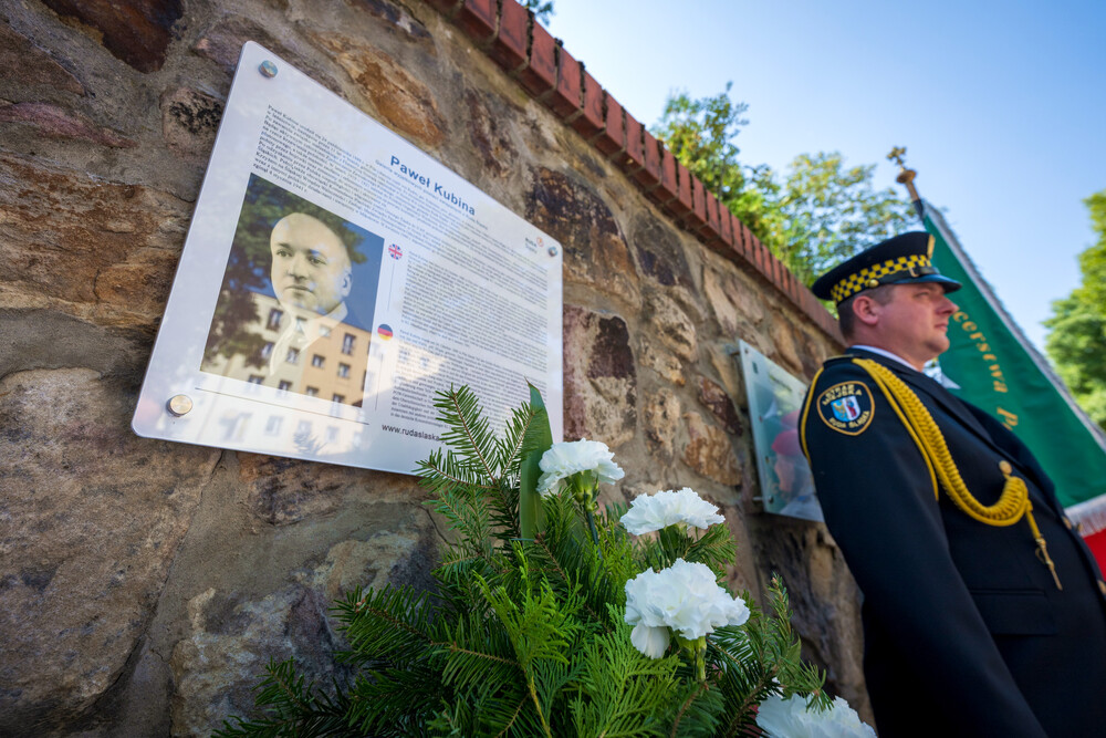 Odsłonięcie tablicy upamiętniającej Pawła Kubinę – Ruda Śląska, 28 sierpnia 2024. Fot.: IPN K. Łojko