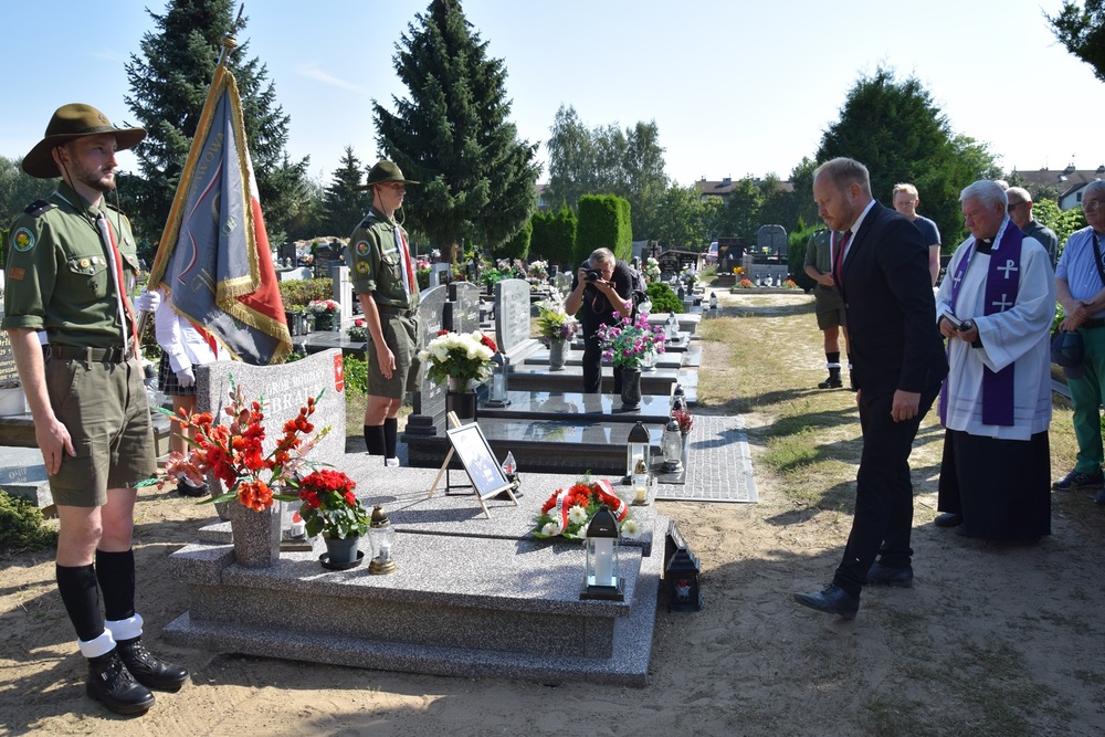 Uroczystość oznaczenia grobów powstańców śląskich znakiem pamięci „Tobie Polsko”.