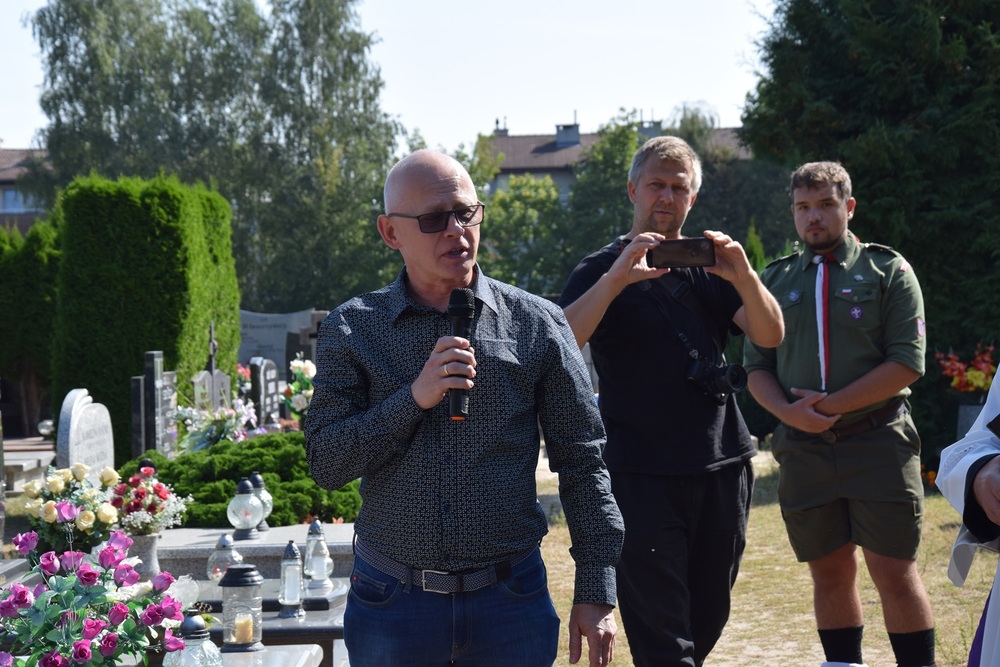 Uroczystość oznaczenia grobów powstańców śląskich znakiem pamięci „Tobie Polsko”.