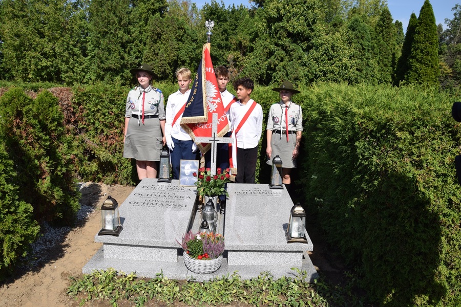 Uroczystość oznaczenia grobów powstańców śląskich znakiem pamięci „Tobie Polsko”.