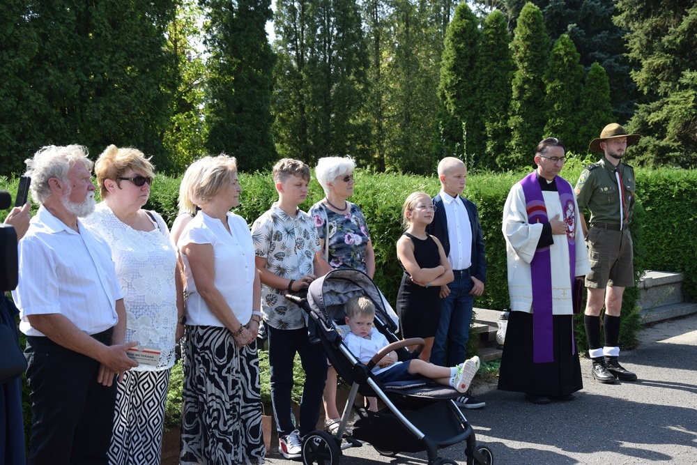 Uroczystość oznaczenia grobów powstańców śląskich znakiem pamięci „Tobie Polsko”.