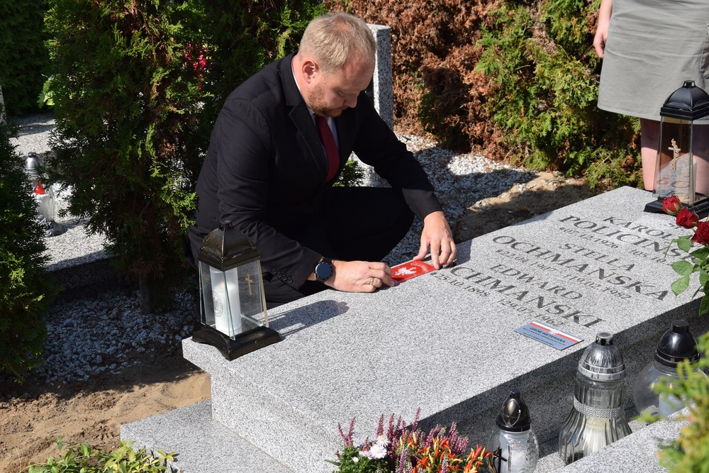 Uroczystość oznaczenia grobów powstańców śląskich znakiem pamięci „Tobie Polsko”.