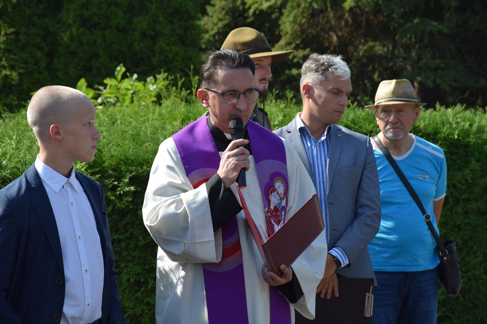 Uroczystość oznaczenia grobów powstańców śląskich znakiem pamięci „Tobie Polsko”.