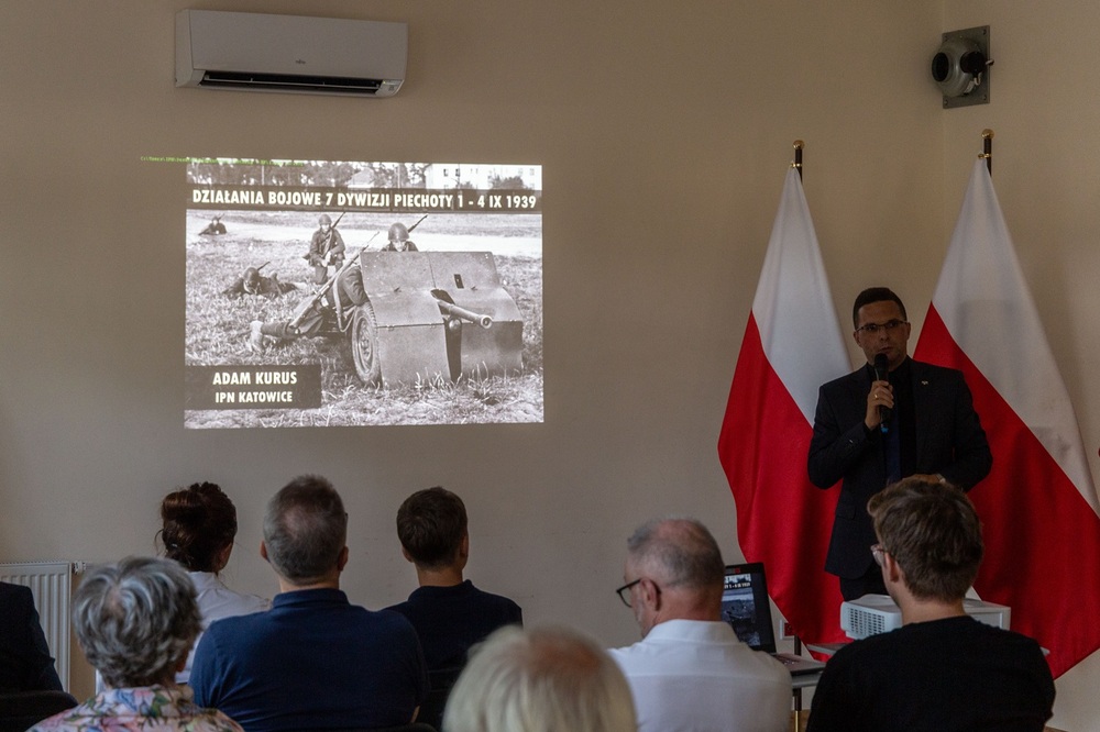 IV Święto Pułkowe 7 Pułku Artylerii Lekkiej i III Zjazd Rodzin Żołnierzy 7 Dywizji Piechoty Fot. Kinga Lis (IPN) i Michał Figzał (Stowarzyszenie Historyczne Reduta Częstochowa)