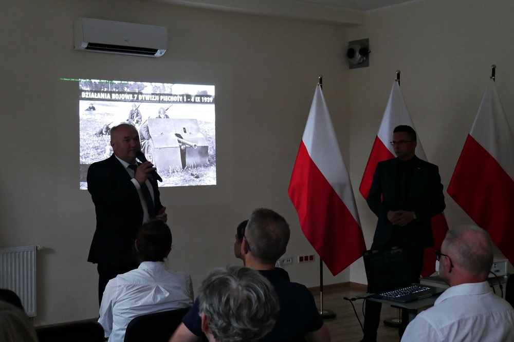 IV Święto Pułkowe 7 Pułku Artylerii Lekkiej i III Zjazd Rodzin Żołnierzy 7 Dywizji Piechoty Fot. Kinga Lis (IPN) i Michał Figzał (Stowarzyszenie Historyczne Reduta Częstochowa)