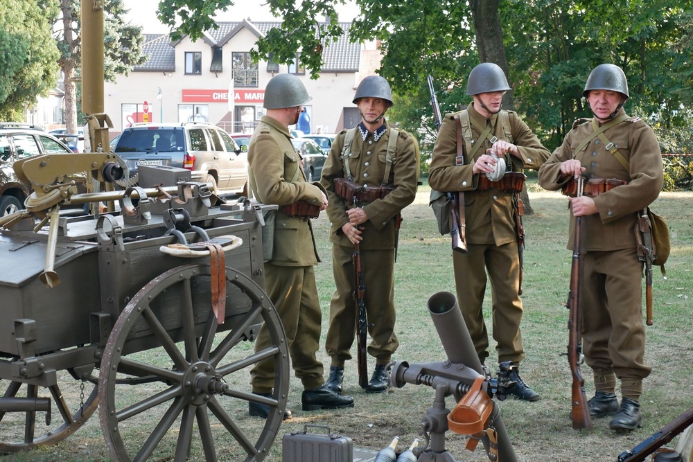 IV Święto Pułkowe 7 Pułku Artylerii Lekkiej i III Zjazd Rodzin Żołnierzy 7 Dywizji Piechoty Fot. Kinga Lis (IPN) i Michał Figzał (Stowarzyszenie Historyczne Reduta Częstochowa)