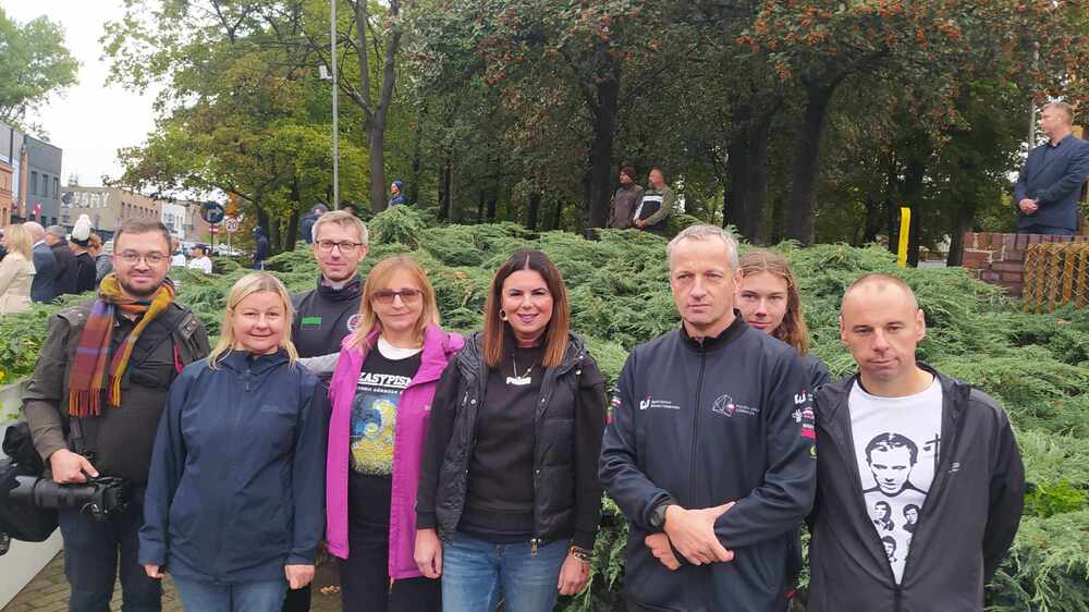 Pracownicy Oddziału IPN w Katowicach na starcie XIX Bieg pamięci ku czci męczenników stanu wojennego.