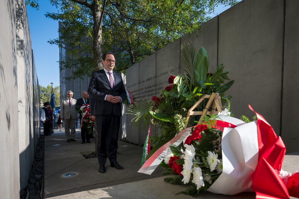 Uroczystość pod pomnikiem Henryka Sławika i Józsefa Antalla w Katowicach – 18 września 2024. Fot.: IPN K. Łojko