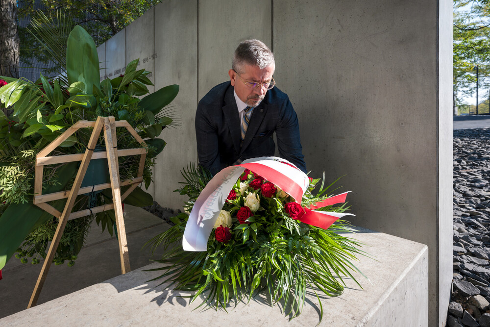 Uroczystość pod pomnikiem Henryka Sławika i Józsefa Antalla w Katowicach – 18 września 2024. Fot.: IPN K. Łojko