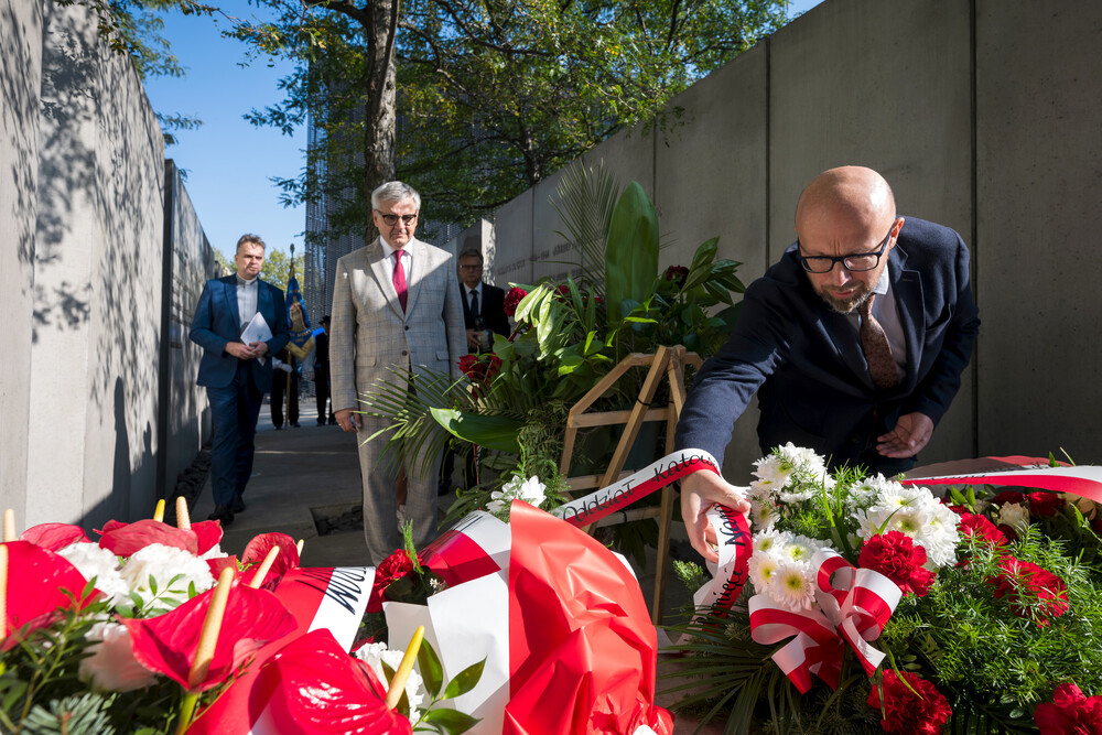 Uroczystość pod pomnikiem Henryka Sławika i Józsefa Antalla w Katowicach – 18 września 2024. Fot.: IPN K. Łojko
