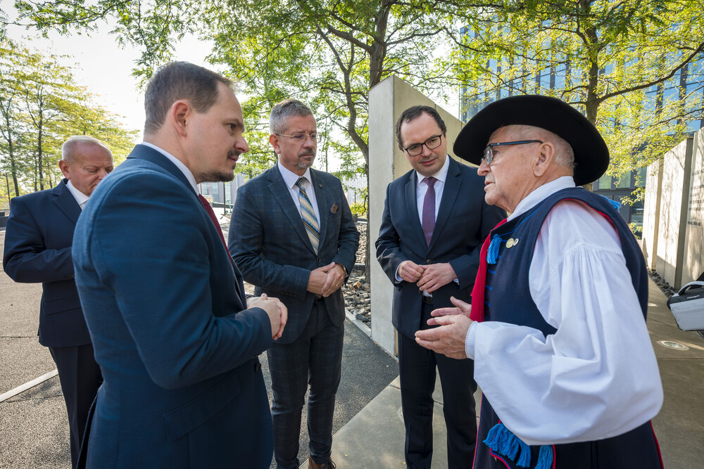 Uroczystość pod pomnikiem Henryka Sławika i Józsefa Antalla w Katowicach – 18 września 2024. Fot.: IPN K. Łojko