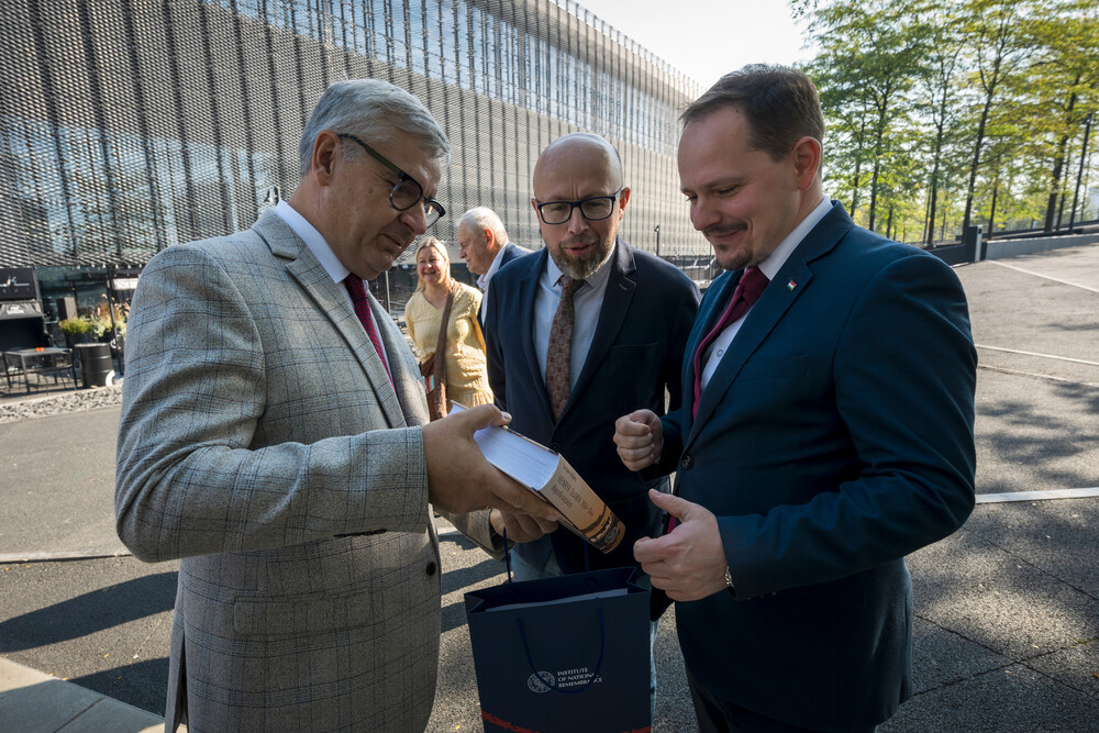 Uroczystość pod pomnikiem Henryka Sławika i Józsefa Antalla w Katowicach – 18 września 2024. Fot.: IPN K. Łojko