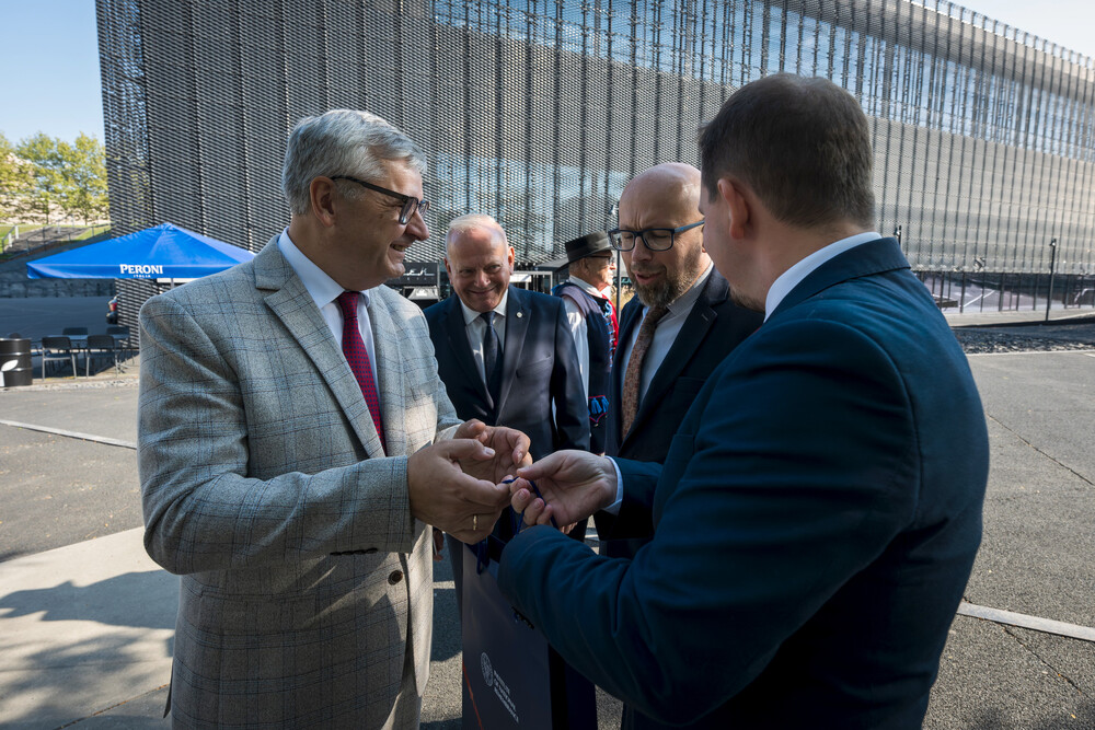 Uroczystość pod pomnikiem Henryka Sławika i Józsefa Antalla w Katowicach – 18 września 2024. Fot.: IPN K. Łojko