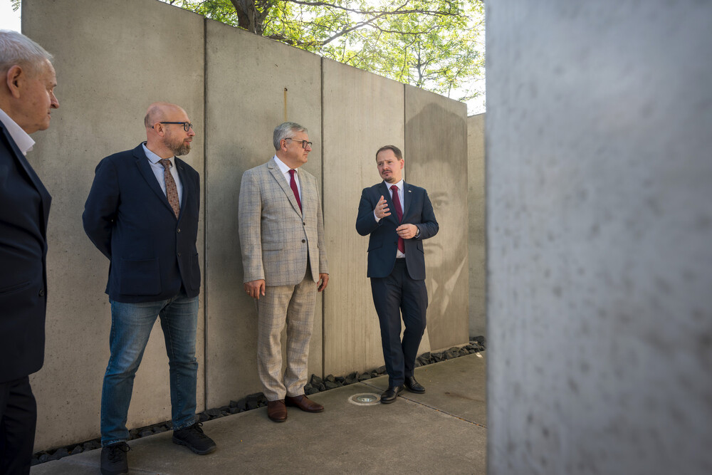 Uroczystość pod pomnikiem Henryka Sławika i Józsefa Antalla w Katowicach – 18 września 2024. Fot.: IPN K. Łojko