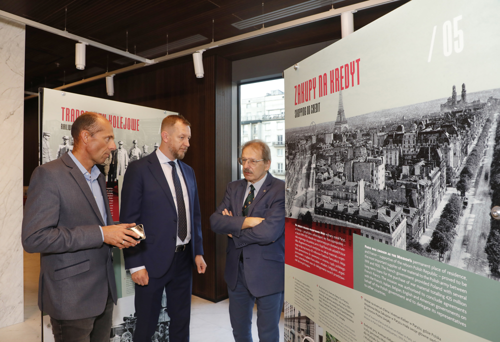 Wystawa pt. Walczyć, ale czym? Jak Polacy uzbroili swoją milionową armię do wojny z sowiecką Rosją? Działalność Polskiej Wojskowej Misji Zakupów w Paryżu w latach 1919-1921. Fot. Piotr Życieński/IPN